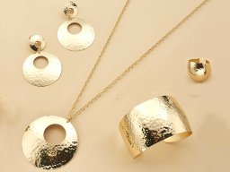 Damenschmuck in Silber vergoldet, gehämmert